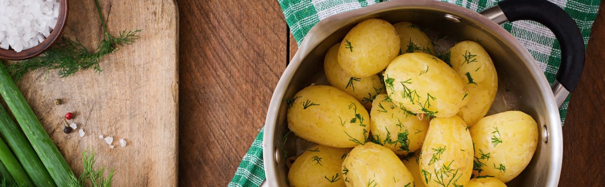 Patate lessate in pentola: quante calorie hanno?